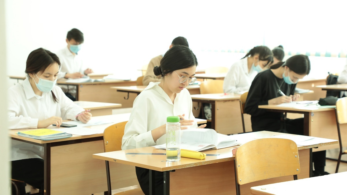 Қазақстанда жоғары сынып оқушылары қазақ тілінен емтихан тапсыруы мүмкін