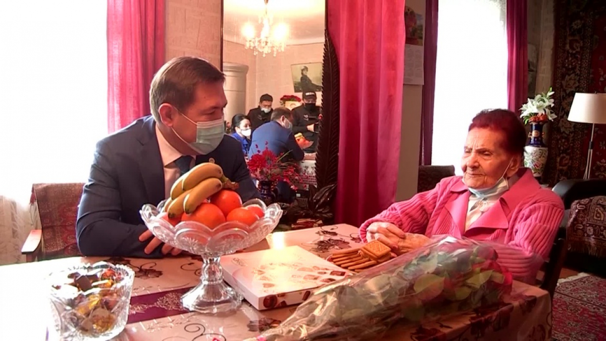 ШЫМКЕНТ ҚАЛАСЫНЫҢ ӘКІМІ МҰРАТ ӘЙТЕНОВ ЕРЕКШЕ БАЛА ТӘРБИЕЛЕП ОТЫРҒАН АНА МЕН АРДАГЕРЛЕРДІ ҚҰТТЫҚТАДЫ