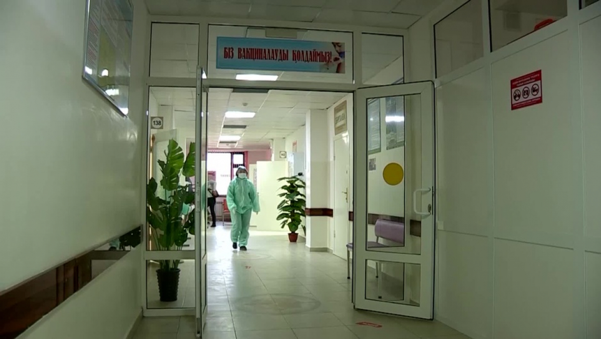 ШЫМКЕНТТЕ СОЗЫЛМАЛЫ АУРУЫ БАР АЗАМАТТАРҒА КОВИДКЕ ҚАРСЫ ВАКЦИНА САЛЫНУДА