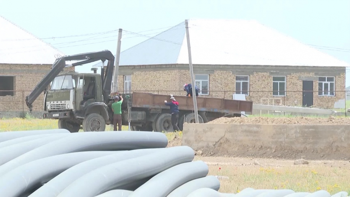 ШЫМКЕНТТЕ КОММУНАЛДЫҚ ИНФРАҚҰРЫЛЫМ МӘСЕЛЕСІ ШЕШІЛІП КЕЛЕДІ