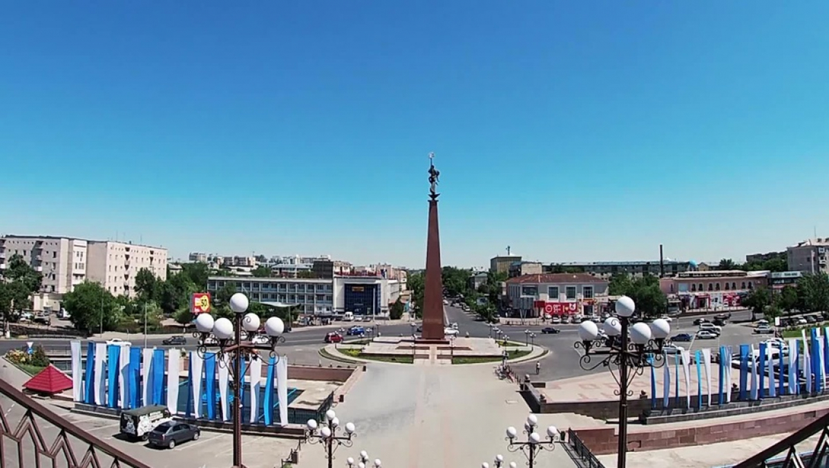 ШЫМКЕНТ ҮЗДІК ҮШТІК ҚАТАРЫНДА