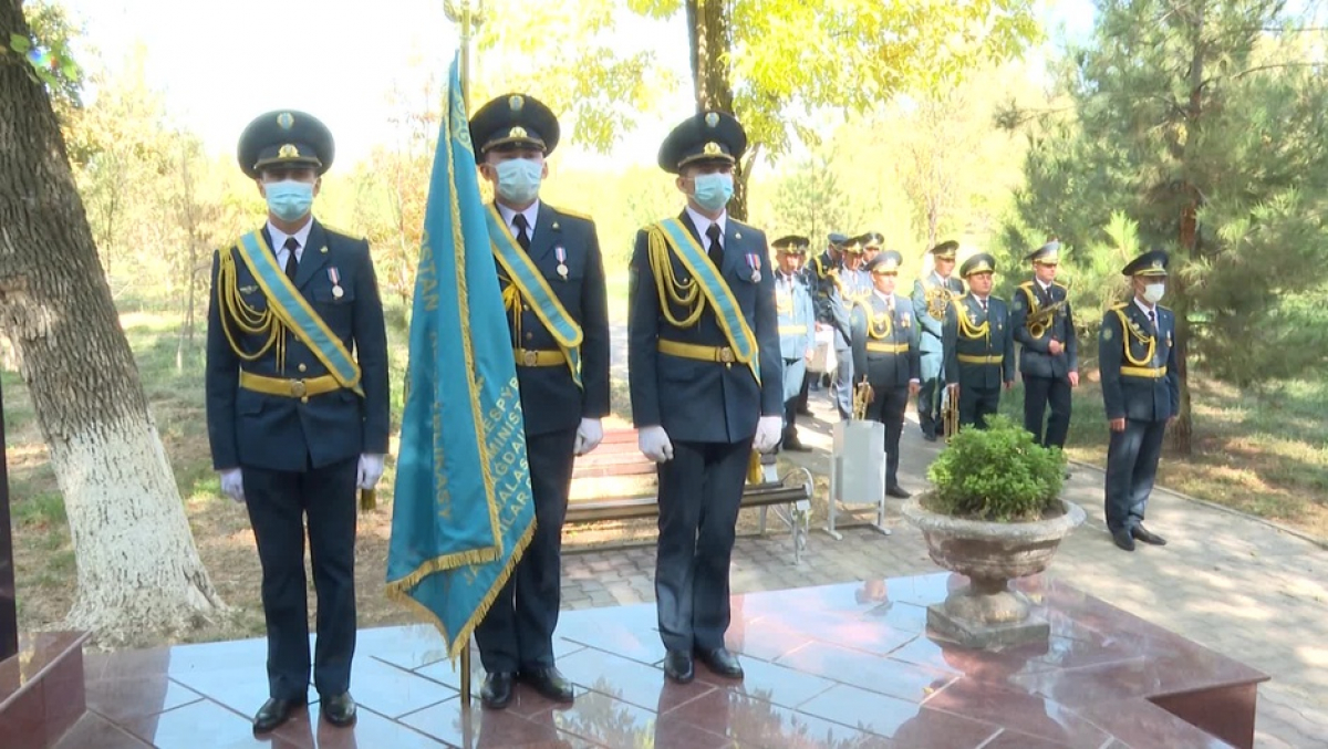 19 ҚАЗАН – ҚҰТҚАРУШЫЛАР КҮНІ!