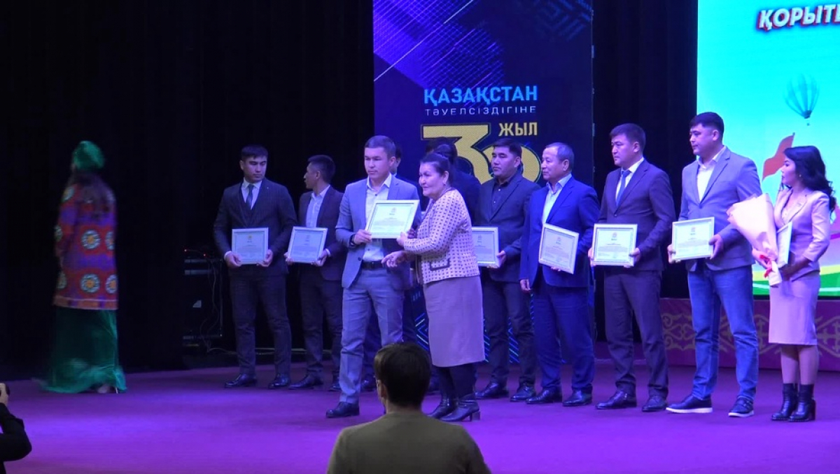 ЖЫЛДЫҢ ЕҢ ҮЗДІК СПОРТШЫЛАРЫНА ҚҰРМЕТ КӨРСЕТІЛДІ