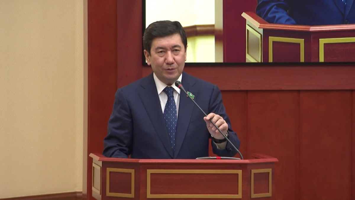 Ерлан Қошанов мәжіліс төрағасы болып сайланды