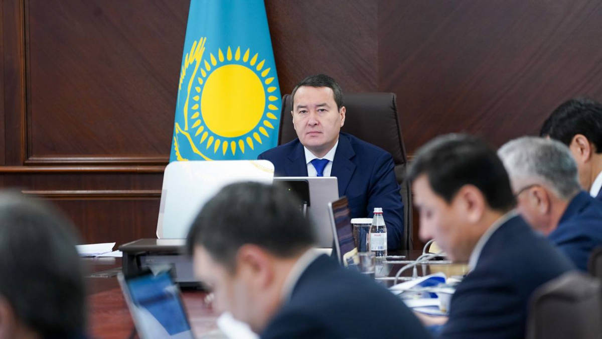 Премьер-министр әкімдерді халықпен жиі кездесіп тұруға шақырды