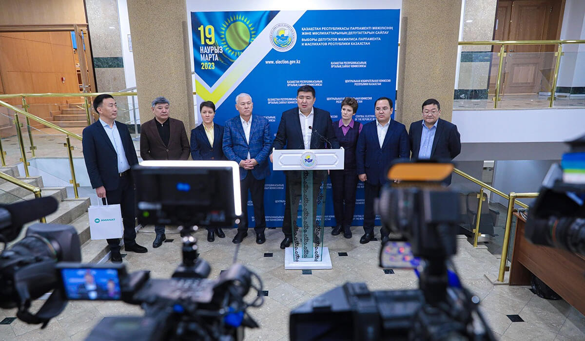 AMANAT партиясынан ұсынылған кандидаттардың құжаттары ОСК-ға тапсырылды