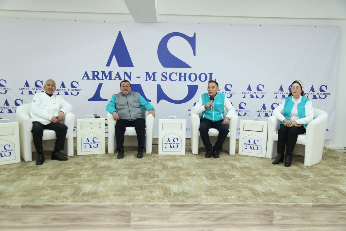 «AMANAT»: республикалық штаб мүшелері түркістандықтарға сайлауалды бағдарламаны түсіндірді