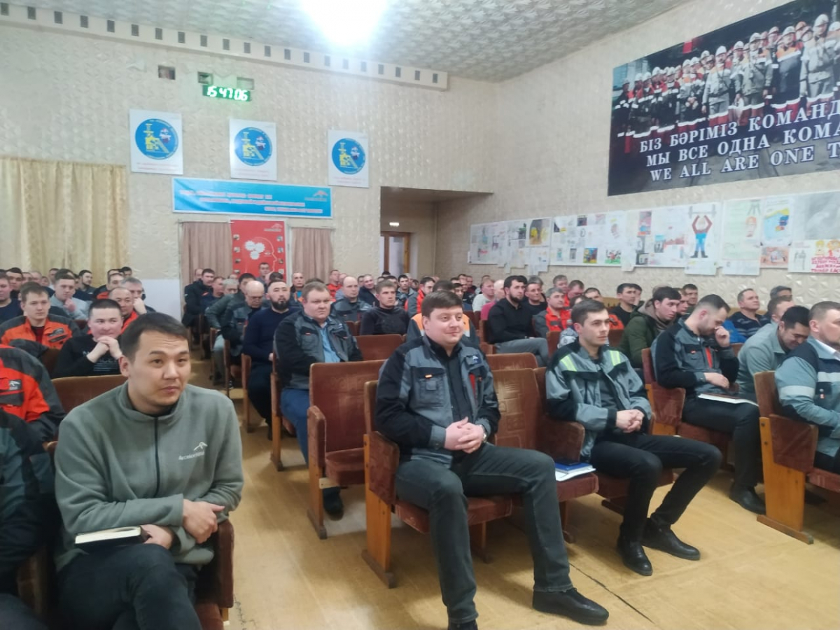 Мәжіліс депутаттығына кандидат Қарағанды облысында шахтерлермен кездесті