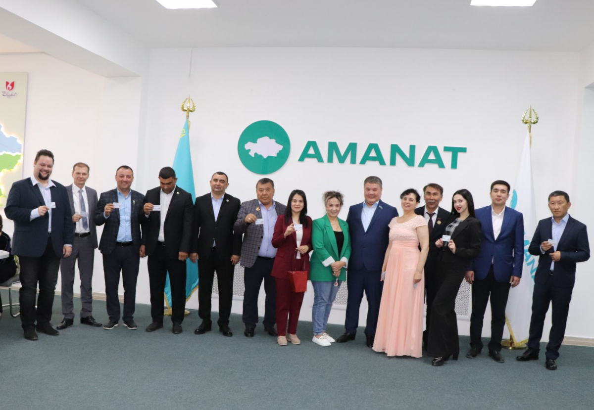 Партия қатары жаңа мүшелермен толықты