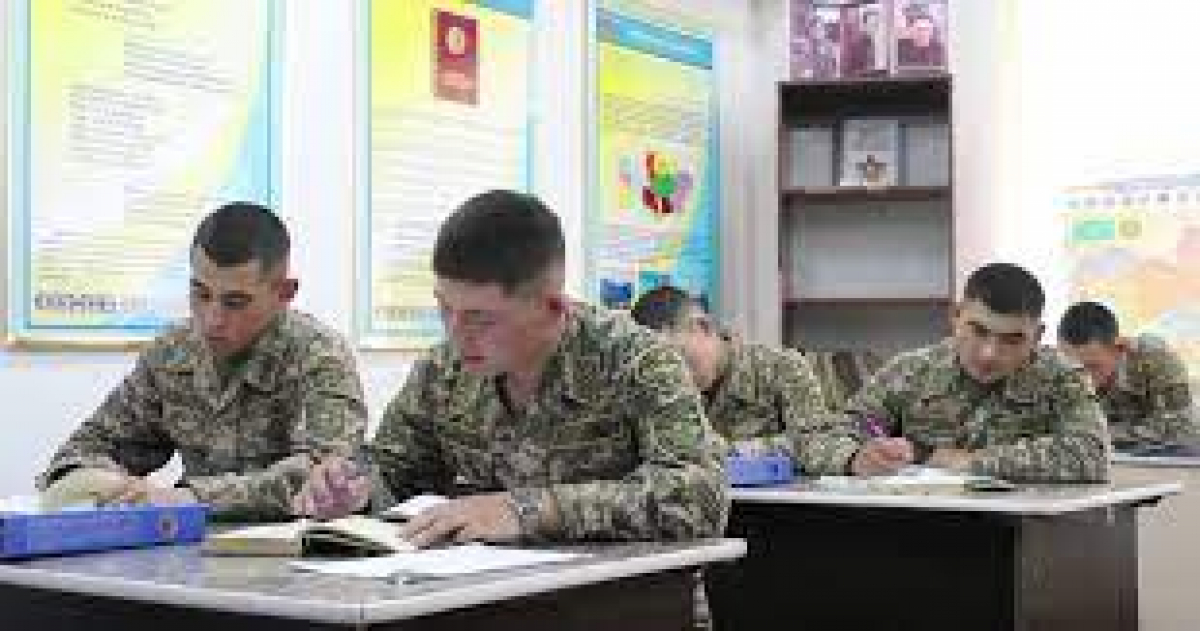 Әскери қызметкерлер тегін оқиды