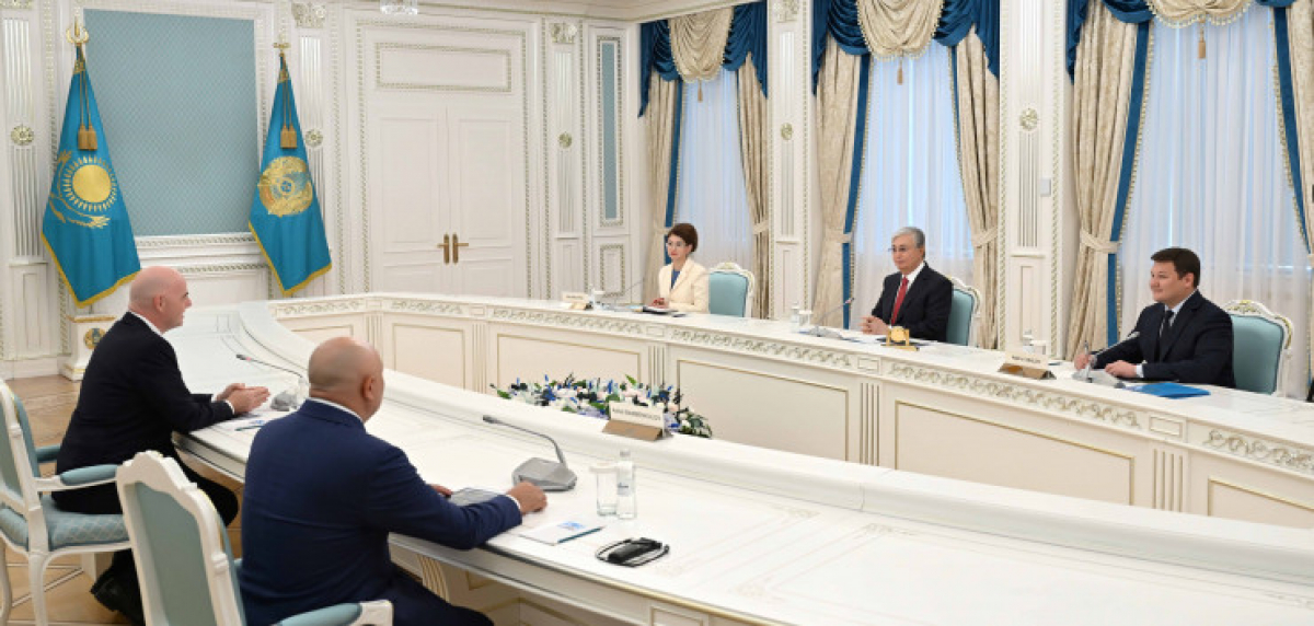 Тоқаев Халықаралық футбол федерациясының президентімен кездесті