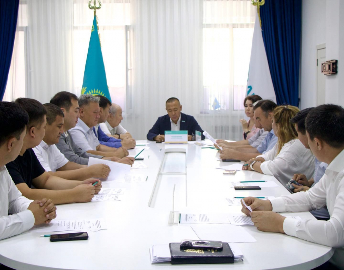 Бірлескен отырыс өтті