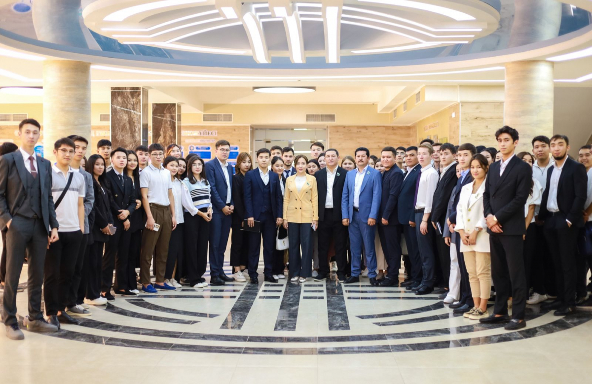 ЖОЛДАУ ЖАСТАР АРАСЫНДА ҚОЛДАУ ТАПТЫ