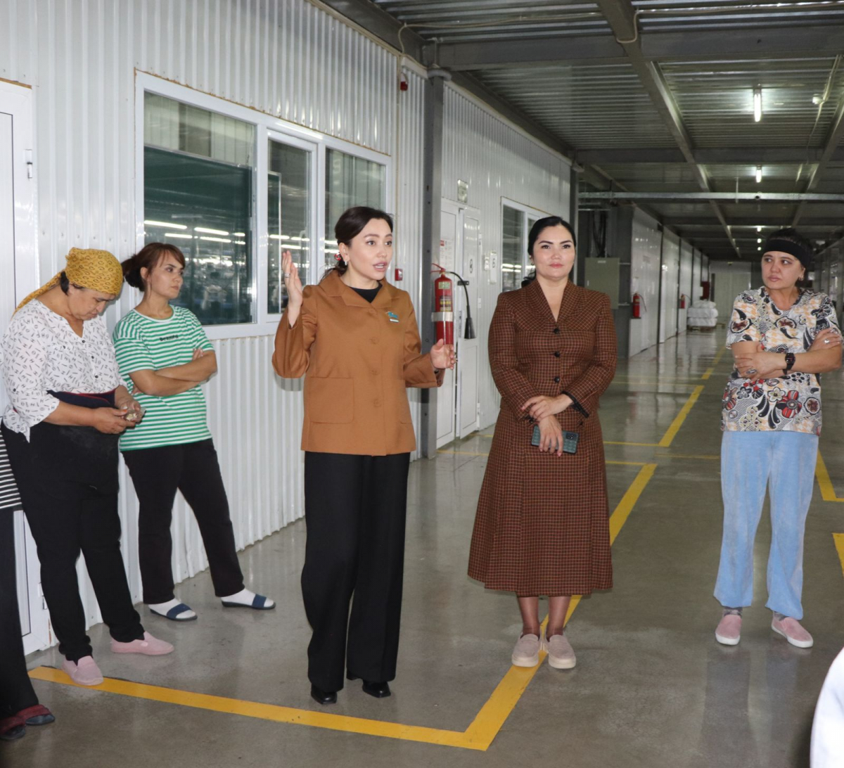 ЕҢБЕК АДАМДАРЫ ЖОЛДАУДЫ ҚОЛДАЙДЫ