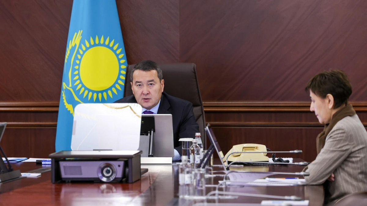 ЖАМБЫЛ ОБЛЫСЫНДАҒЫ МАҢЫЗДЫ ИНФРАҚҰРЫЛЫМДЫҚ ЖОБАЛАР ТАЛҚЫЛАНДЫ