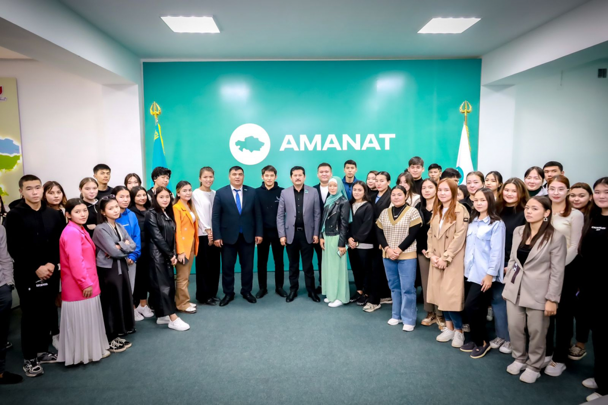 Республика күні қарсаңында «Bir Tolqynda» жастар бас қосты