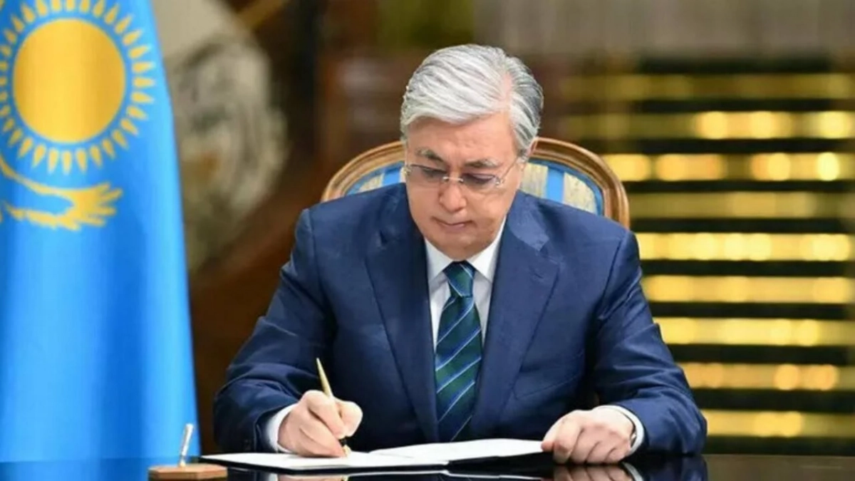МЕМЛЕКЕТ БАСШЫСЫ ӘЙЕЛДЕРДІҢ ҚҰҚЫҚТАРЫ МЕН БАЛАЛАРДЫҢ ҚАУІПСІЗДІГІН ҚОРҒАУ ТУРАЛЫ ЗАҢҒА ҚОЛ ҚОЙДЫ