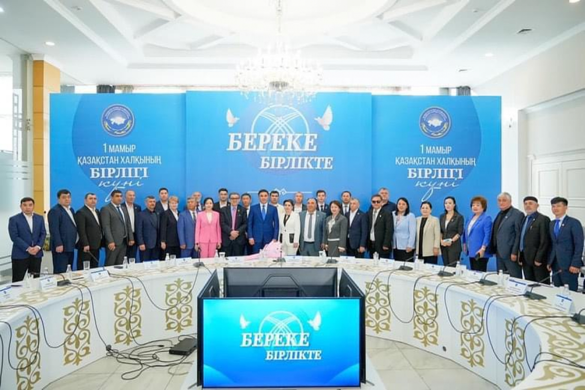 ШЫМКЕНТ: ДОСТЫҚ ҮЙІНДЕ «БЕРЕКЕ – БІРЛІКТЕ» ТАҚЫРЫБЫНДА ДӨҢГЕЛЕК ҮСТЕЛ ӨТТІ