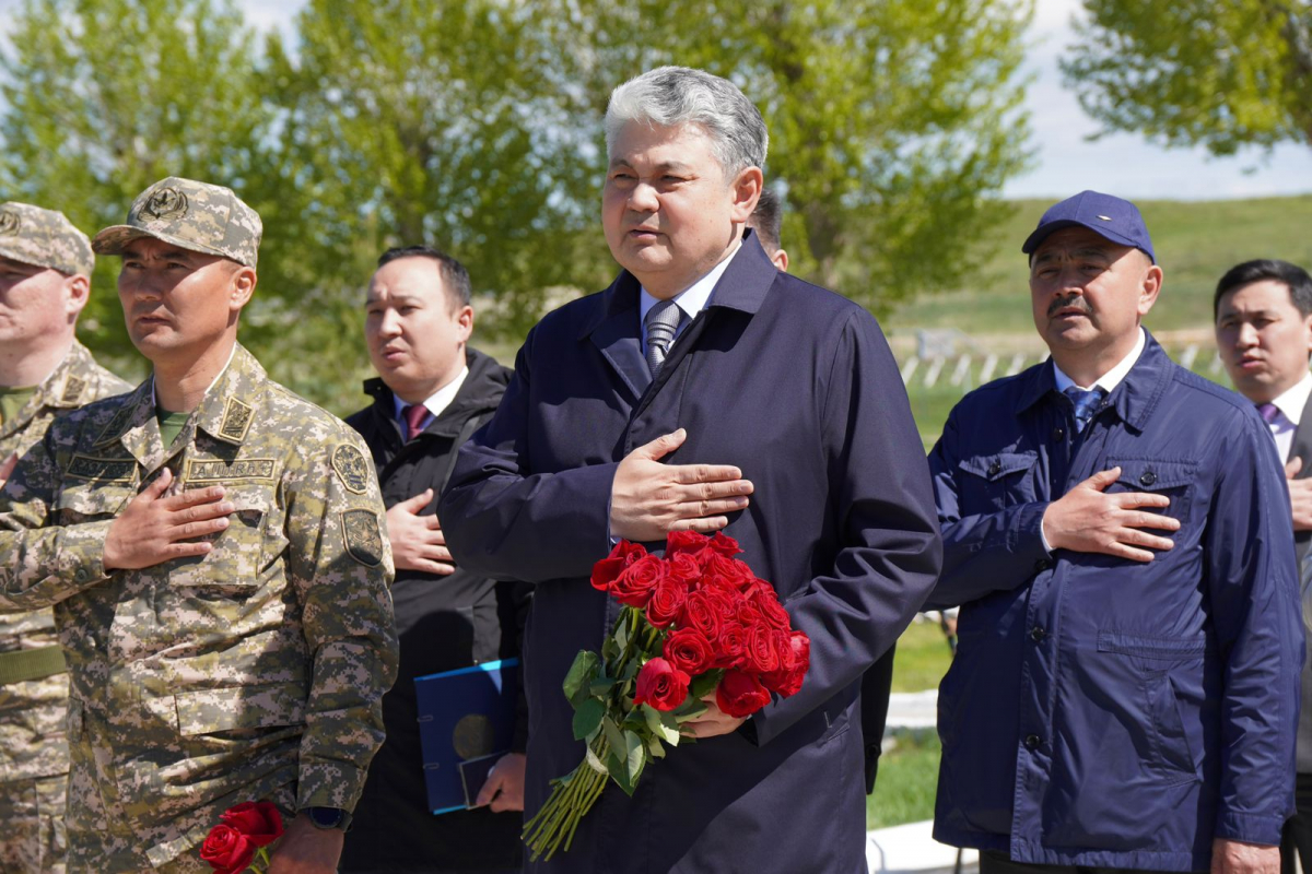 АКИМ ВКО ЕРМЕК КОШЕРБАЕВ ПОСЕТИЛ ВОЙСКУЮ ЧАСТЬ ИМЕНИ ХАЛЫҚ ҚАҺАРМАНЫ КАСЫМА КАЙСЕНОВА
