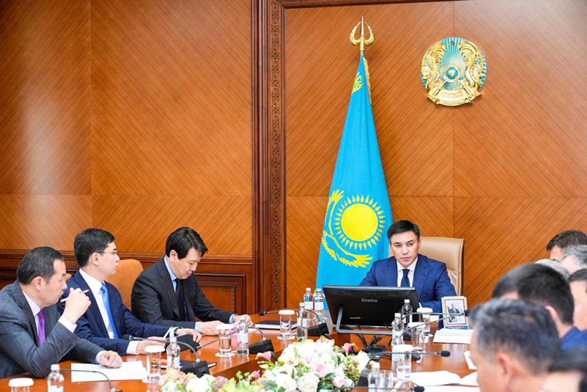 ҚАЛА ӘКІМІ ТАЗАЛЫҚ ЖӘНЕ ҚАУІПСІЗДІК ШАРАЛАРЫН ПЫСЫҚТАДЫ