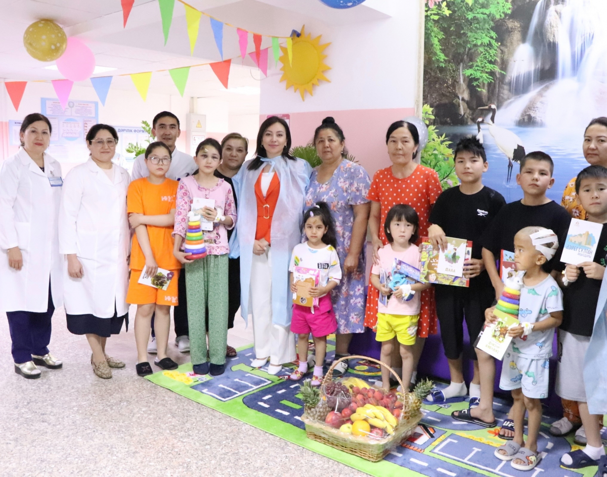 БАЛАЛАРҒА ҚУАНЫШ СЫЙЛАДЫ