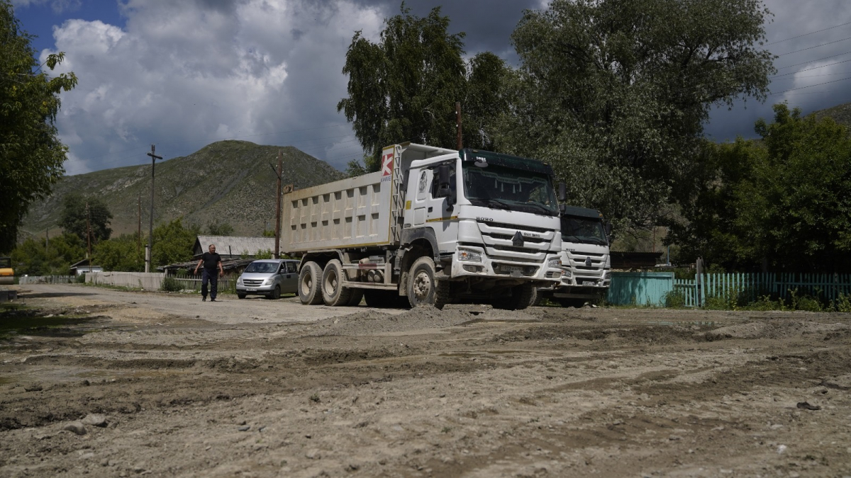 Ауызсу тартып, көшелерді жарықтандырып жатыр