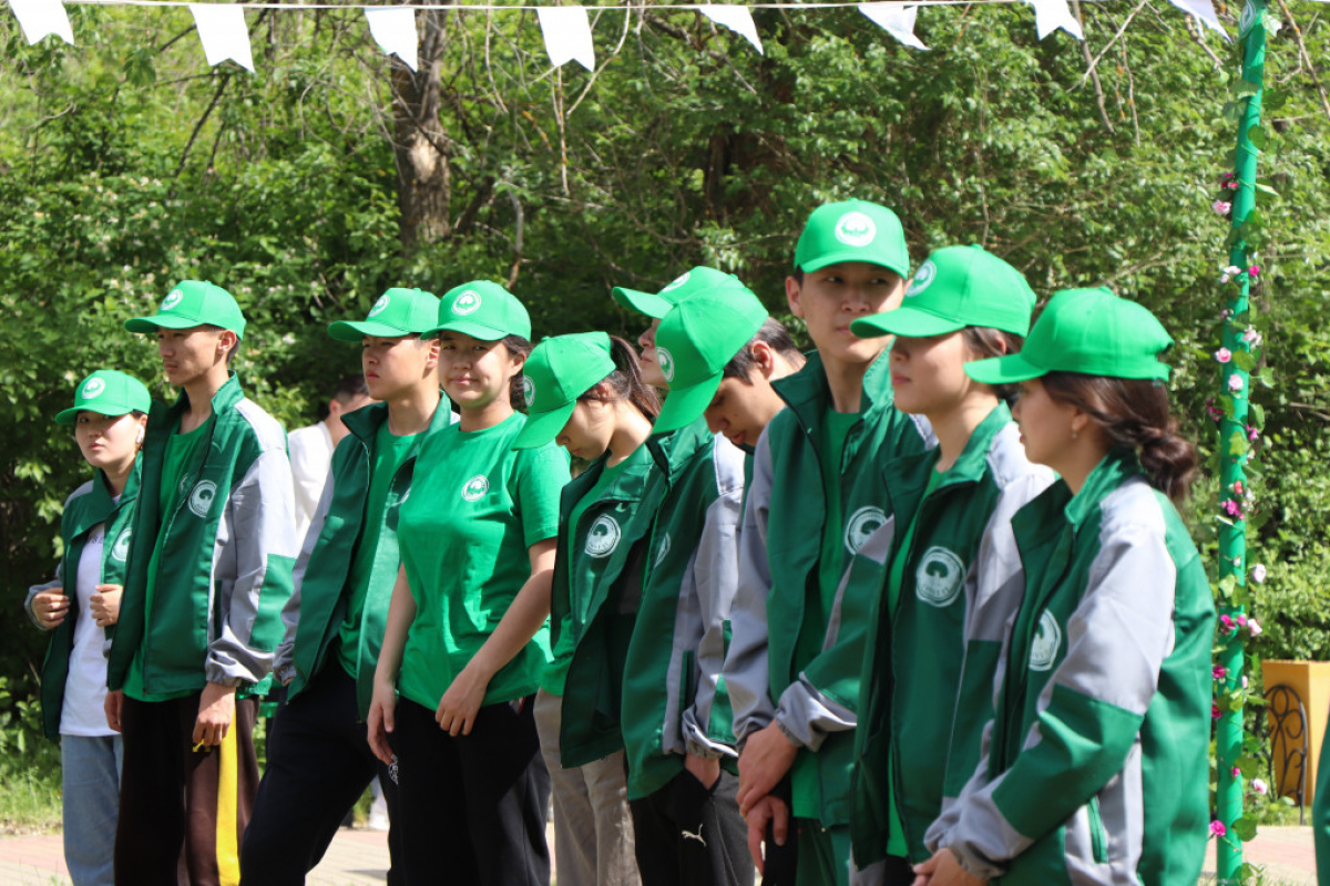 МОЛОДЕЖНЫЕ ТРУДОВЫЕ ОТРЯДЫ НАЧИНАЮТ СВОЮ РАБОТУ