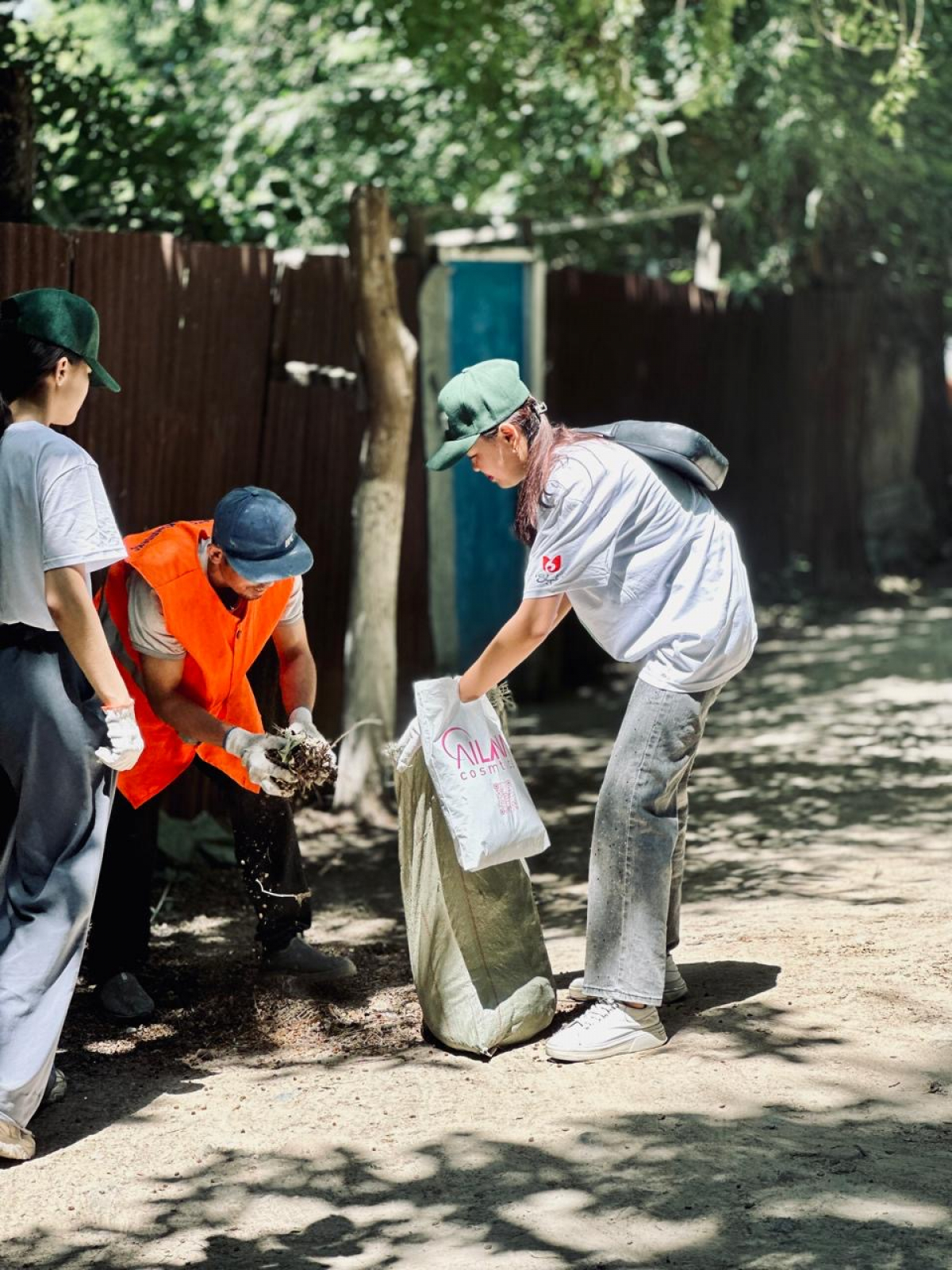 ШЫМКЕНТ: ҚОШҚАР АТА ӨЗЕНІНІҢ ЖАҒАЛАУЫ ТАЗАЛАНДЫ