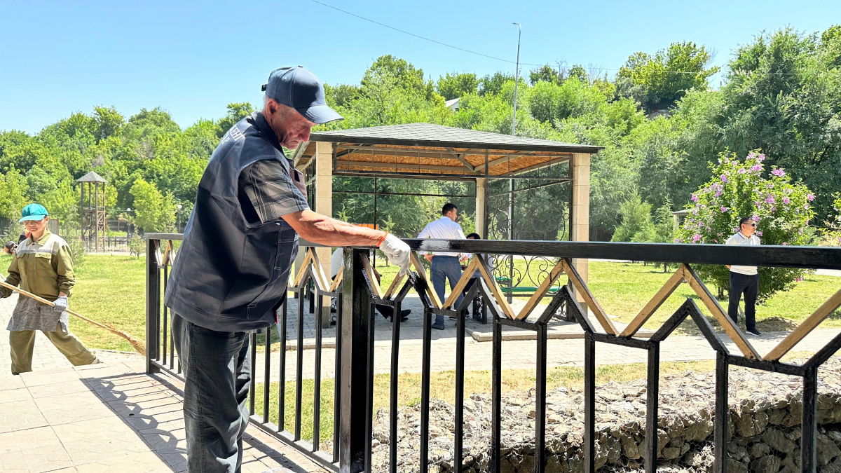 ШЫМКЕНТТЕ «ТАЗА ҚАЗАҚСТАН» АКЦИЯСЫ АЯСЫНДА ҚАЛАНЫҢ БАСТЫ СУ АРТЕРИЯСЫНЫҢ ЖАҒАЛАУЛАРЫ ТАЗАРТЫЛДЫ