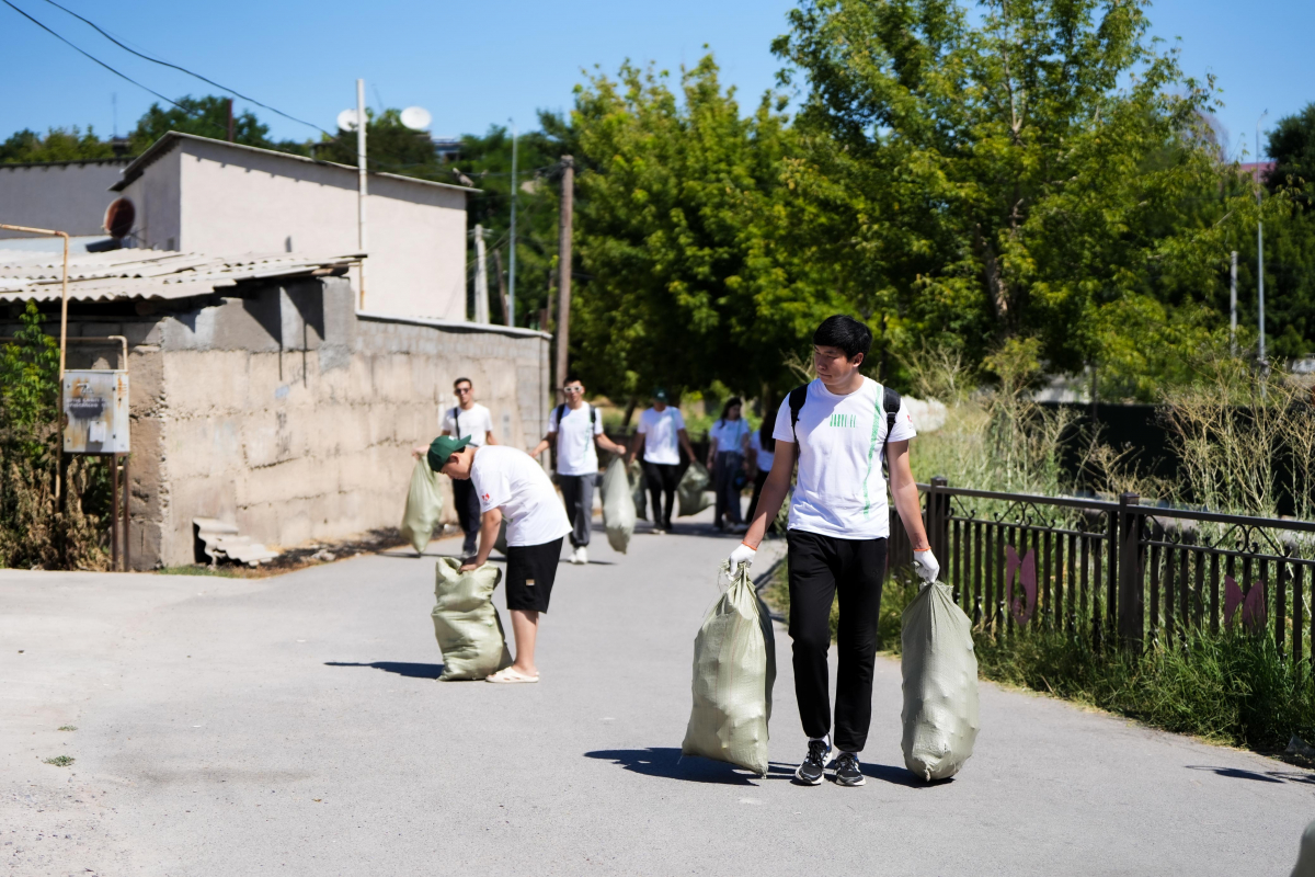 «ТАЗА БЕЙСЕНБІ»: ҚОШҚАР АТА ӨЗЕНІНІҢ БОЙЫ ТАЗАРТЫЛДЫ