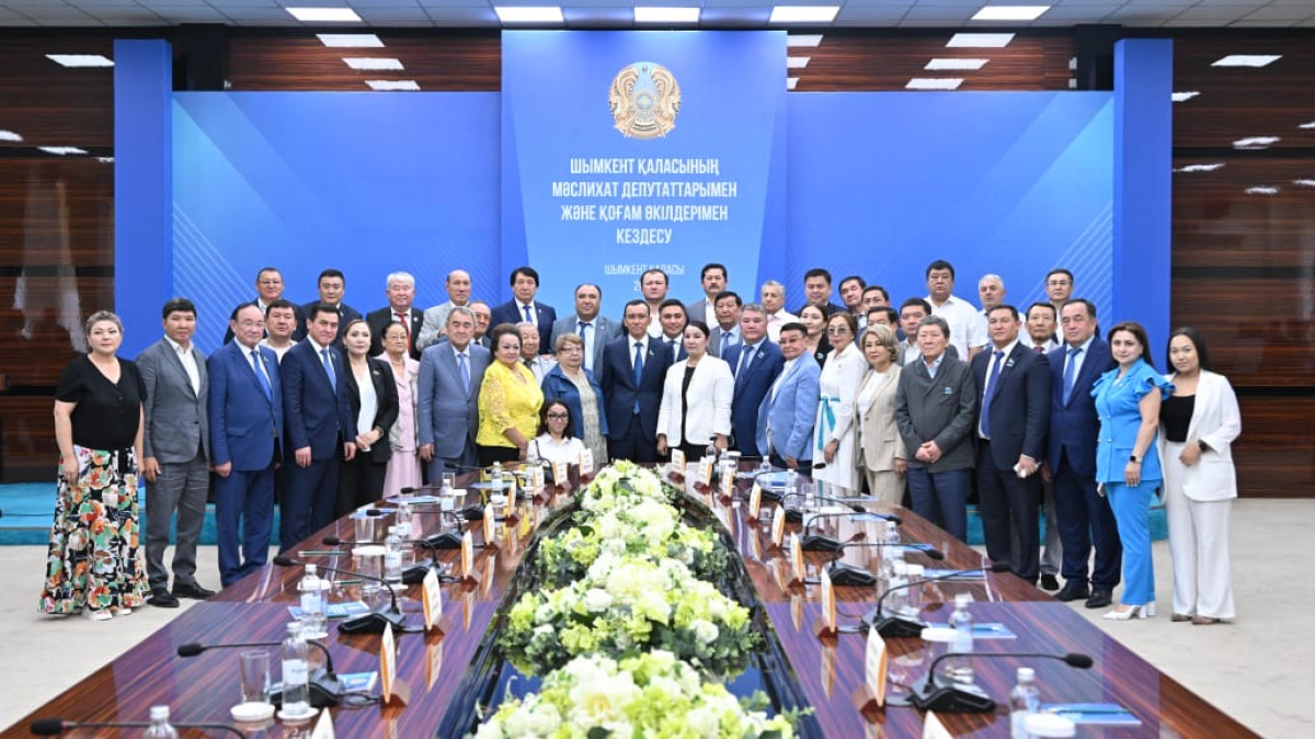 СЕНАТ ТӨРАҒАСЫ ШЫМКЕНТ ТҰРҒЫНДАРЫМЕН ИНФРАҚҰРЫЛЫМ ЖӘНЕ ЛОГИСТИКА МӘСЕЛЕЛЕРІН ТАЛҚЫЛАДЫ