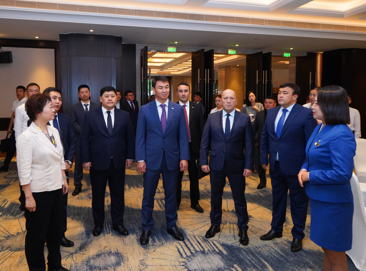 Делегация Туркестанской области провела важные переговоры в Китае и подписала ряд меморандумов