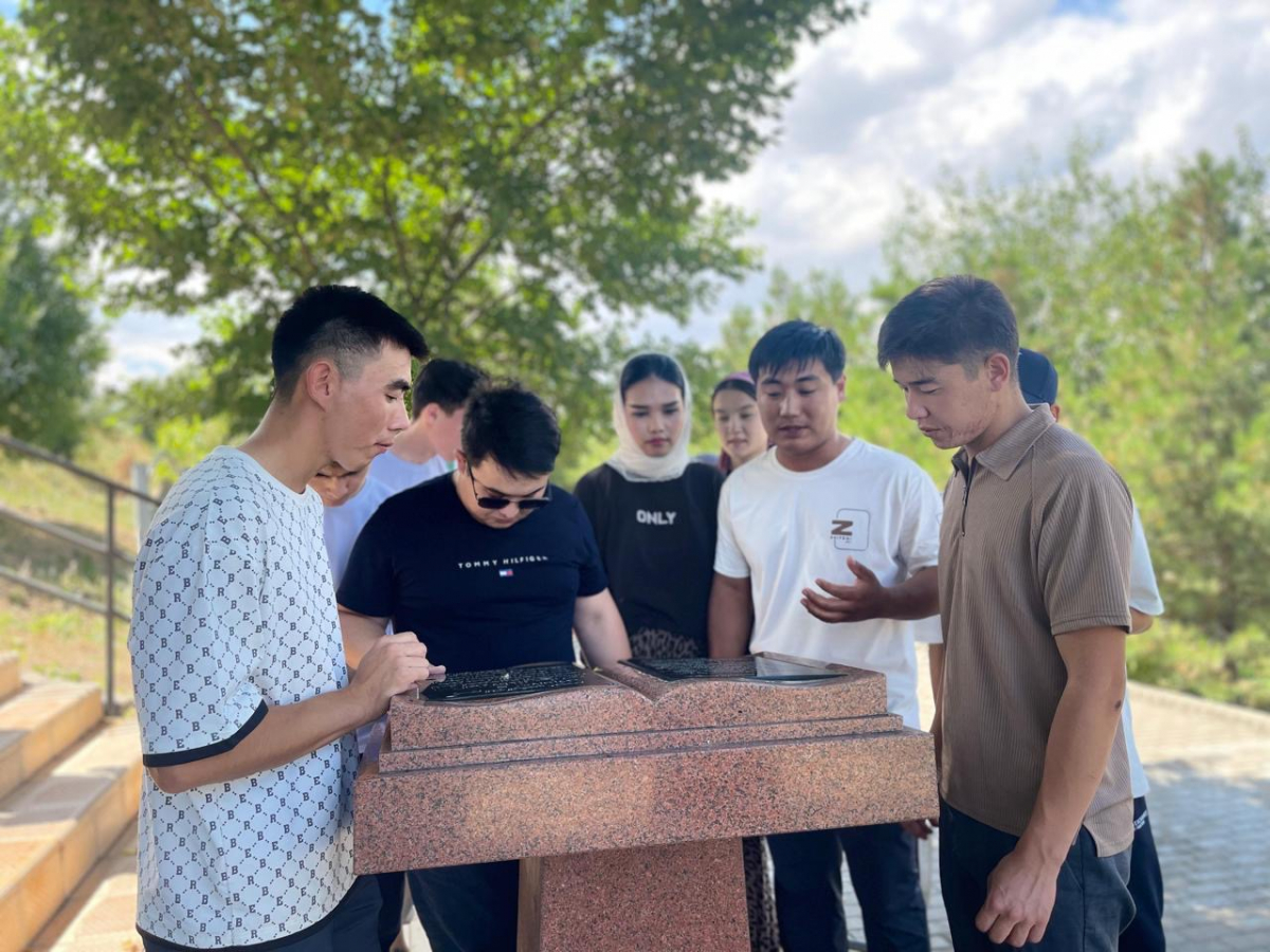 «ӨЗ ЕЛІҢДІ ТАНЫП БІЛ» ТАҚЫРЫБЫНДА ЕРІКТІЛЕРДІҢ ТАРИХИ-МӘДЕНИ ОРЫНДАРҒА ЖАСАҒАН ЭКСКУРСИЯСЫ