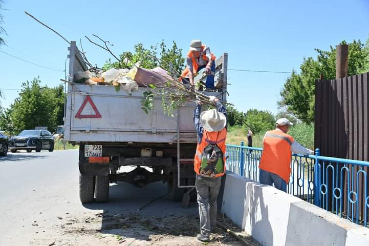 ҚОШҚАР АТА ӨЗЕНІНІҢ БОЙЫ ТАЗАЛАНДЫ