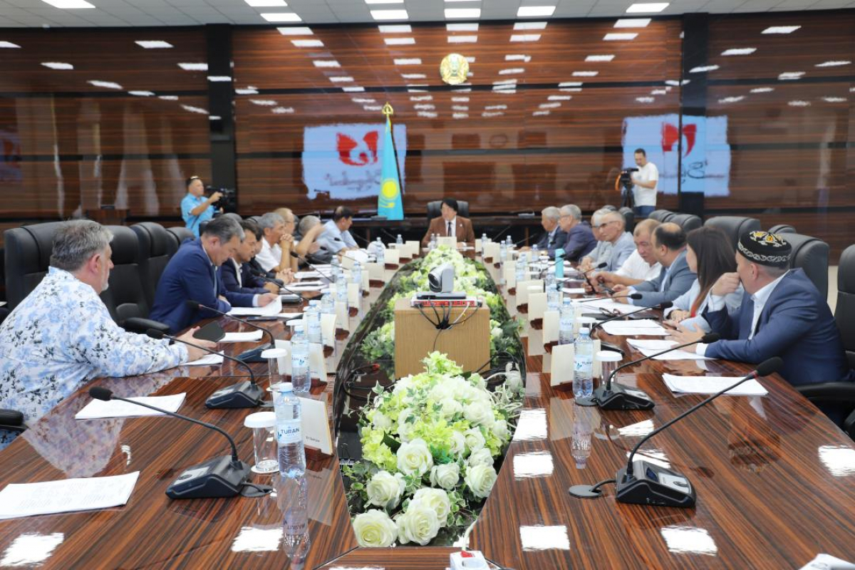 Қоғамдық кеңестің отырысында білім және денсаулық сақтау салаларындағы сыбайлас жемқорлық тәуекелдері талқыланды