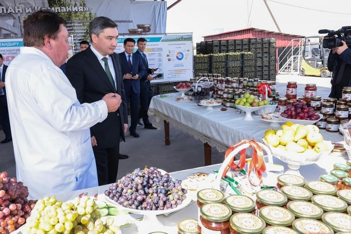 ОЛЖАС БЕКТЕНОВ ШЫМКЕНТТЕ АУЫЛ ШАРУАШЫЛЫҒЫ, ТАМАҚ ЖӘНЕ ФАРМАЦЕВТИКА ӨНЕРКӘСІБІНІҢ ДАМУЫМЕН ТАНЫСТЫ