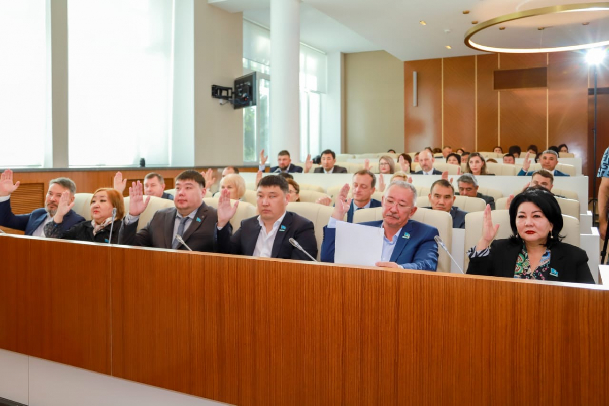 В ВКО на очередной сессии маслихата подвели итоги социально-экономического развития области