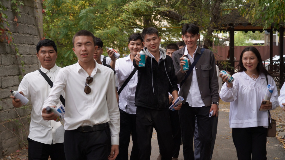 2,5 тысяч человек приняли участие в ликвидации рекламы наркотиков в Шымкенте