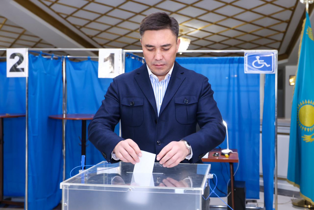 ШЫМКЕНТ ӘКІМІ АЭС БОЙЫНША РЕФЕРЕНДУМДА ДАУЫС БЕРДІ