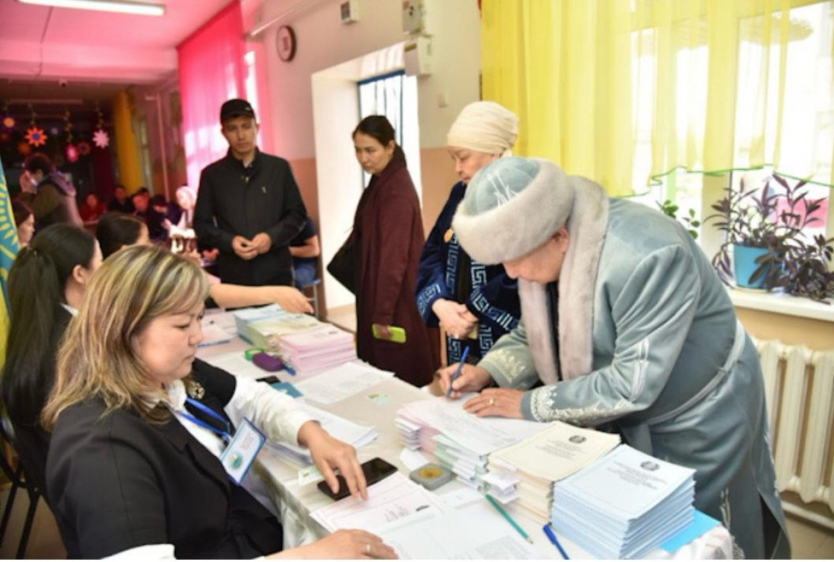 ҚОҒАМ ҚАЙРАТКЕРЛЕРІ РЕФЕРЕНДУМҒА ҚАТЫСЫП, ӨЗ ТАҢДАУЛАРЫН ЖАСАДЫ