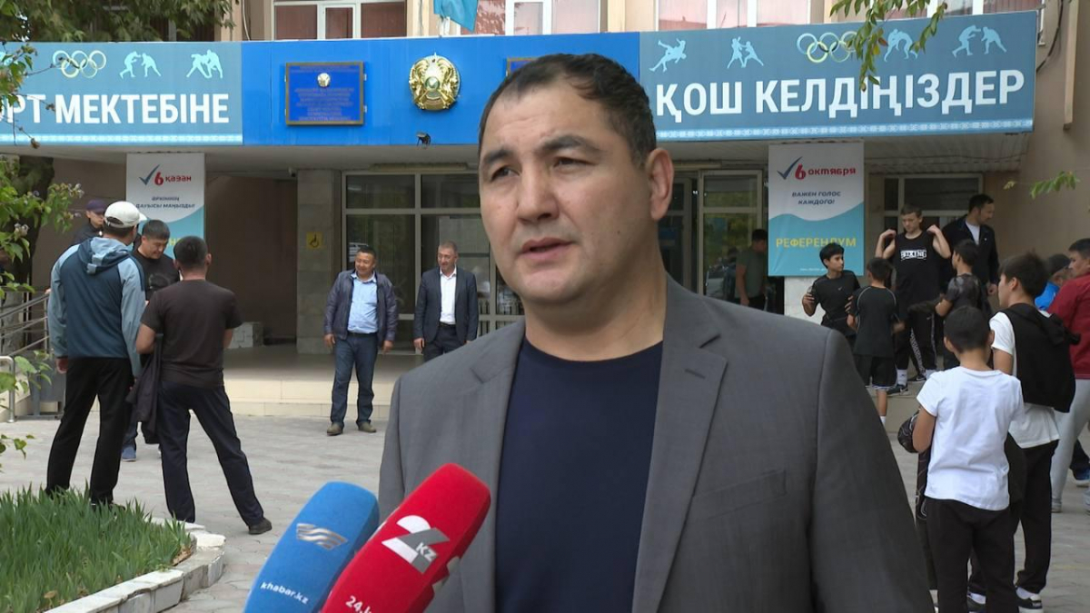 Мухтархан Дилдабеков принял участие в референдуме