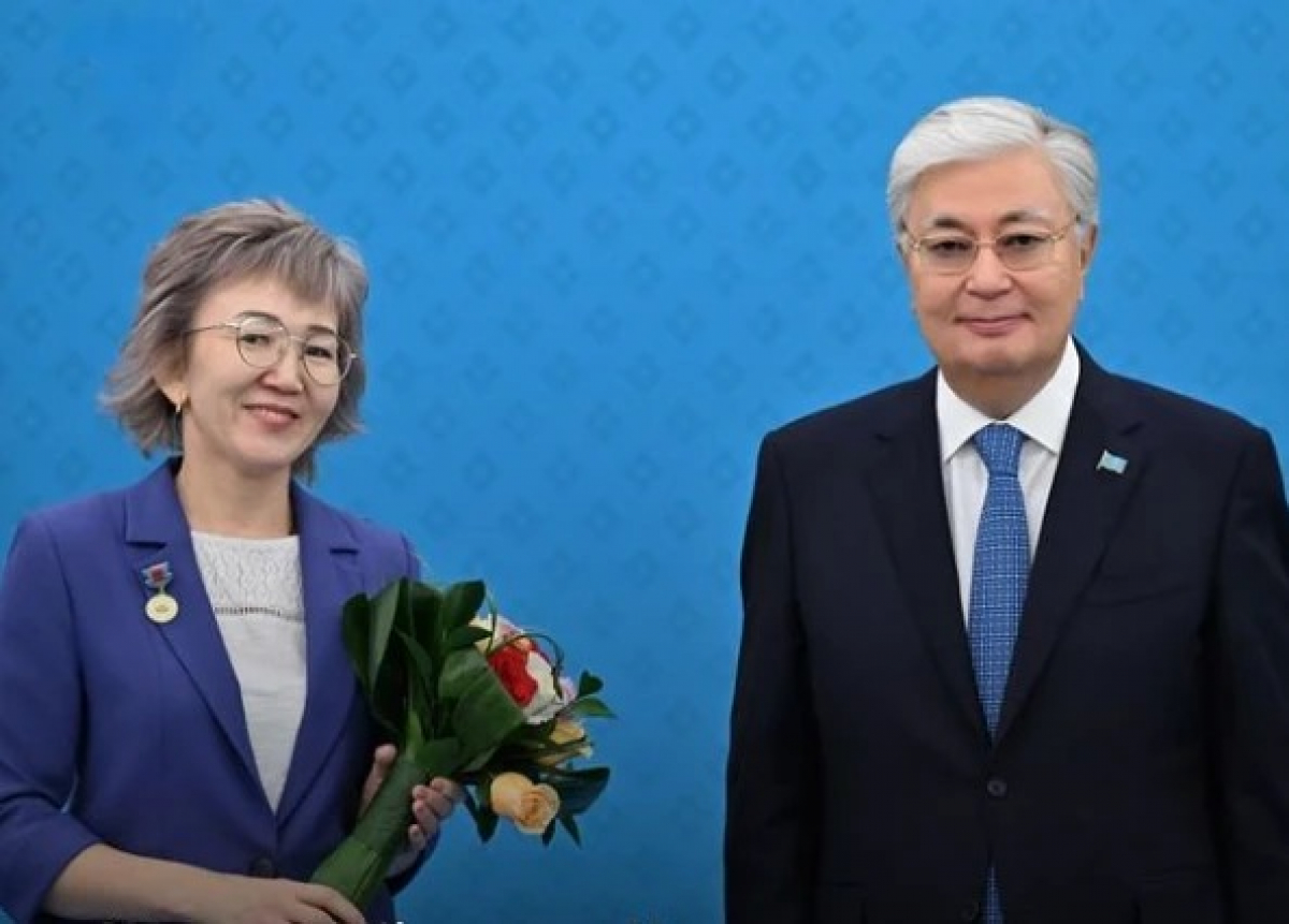 Педагог из Усть-Каменогорска получила звание «Заслуженный учитель Казахстана»