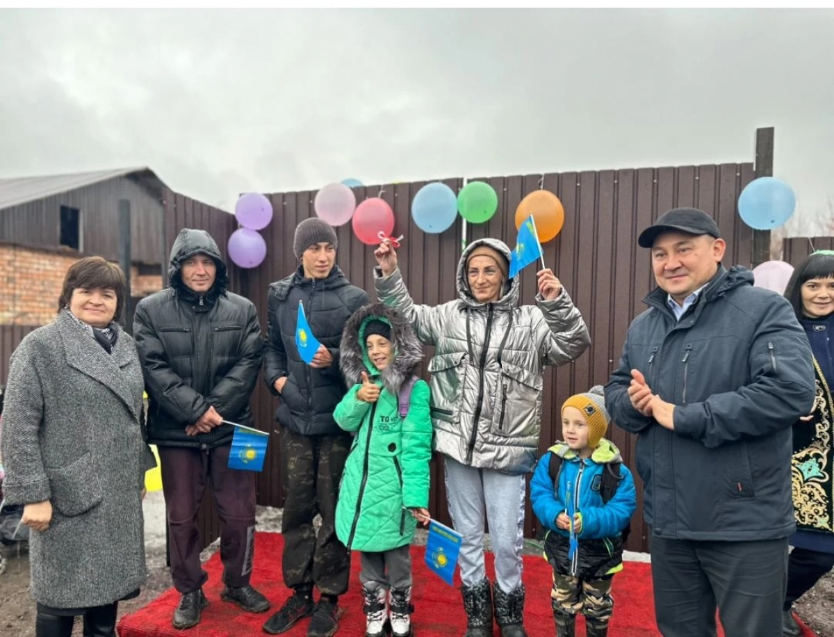 Накануне Дня Республики Казахстан ключи от новых домов получили жители района Алтай Восточно-Казахстанской области