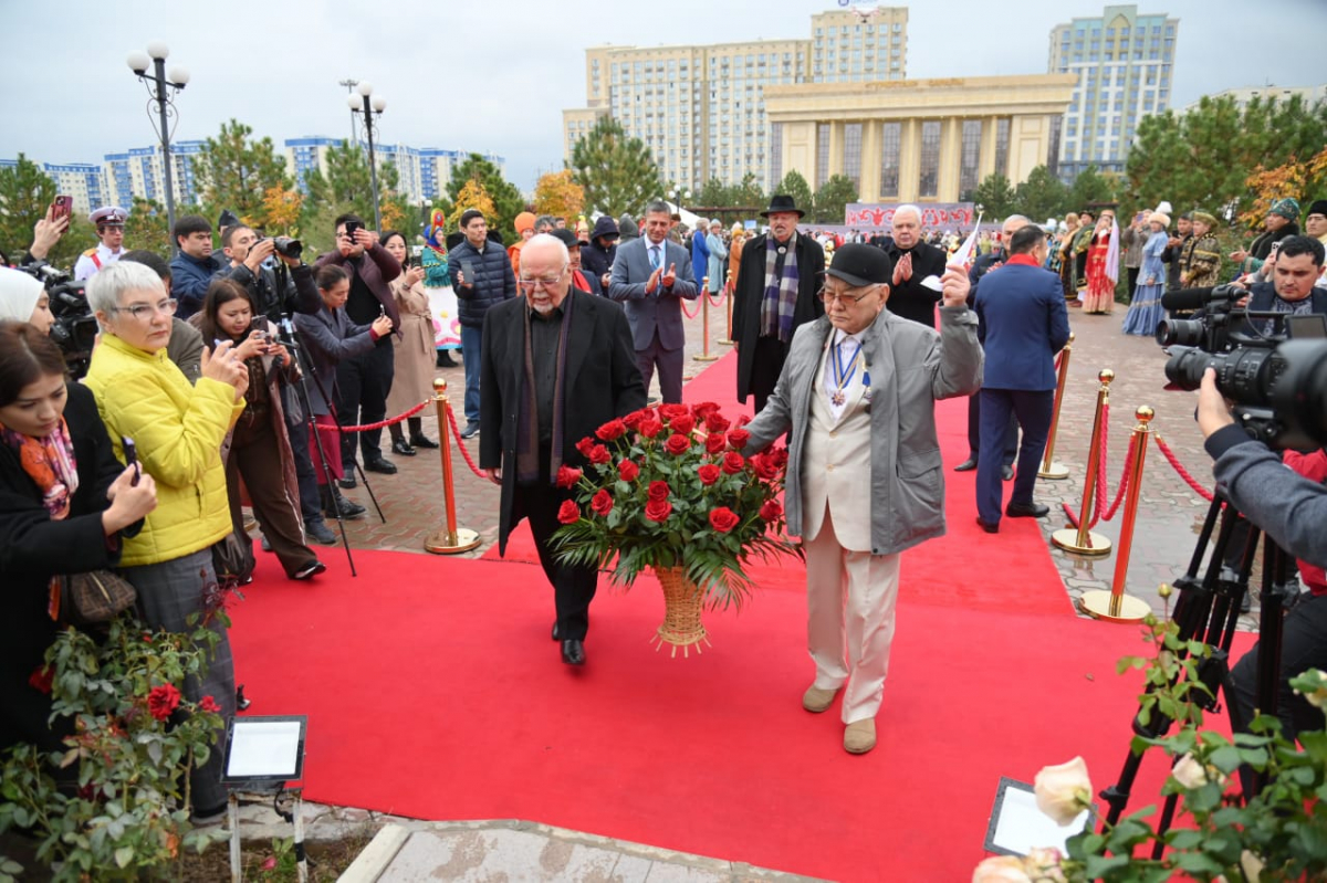 В Шымкенте открылся международный театральный фестиваль