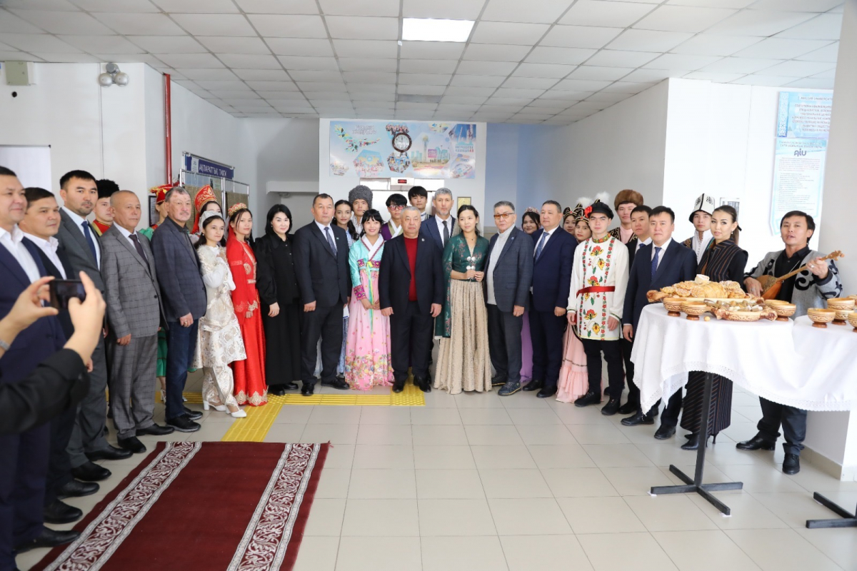 БІЗДІ БІРЛІККЕ БАСТАЙТЫН  БАЙСАЛДЫ БАСТАМАЛАР БІРІКТІРЕДІ