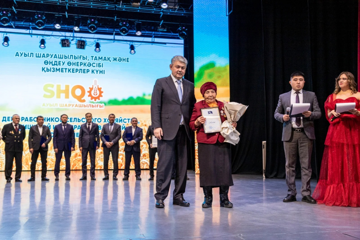 ШҚО әкімі: Қуатты ел құру жолында ауыл шаруашылығы саласы қызметкерлерінің еңбегі зор