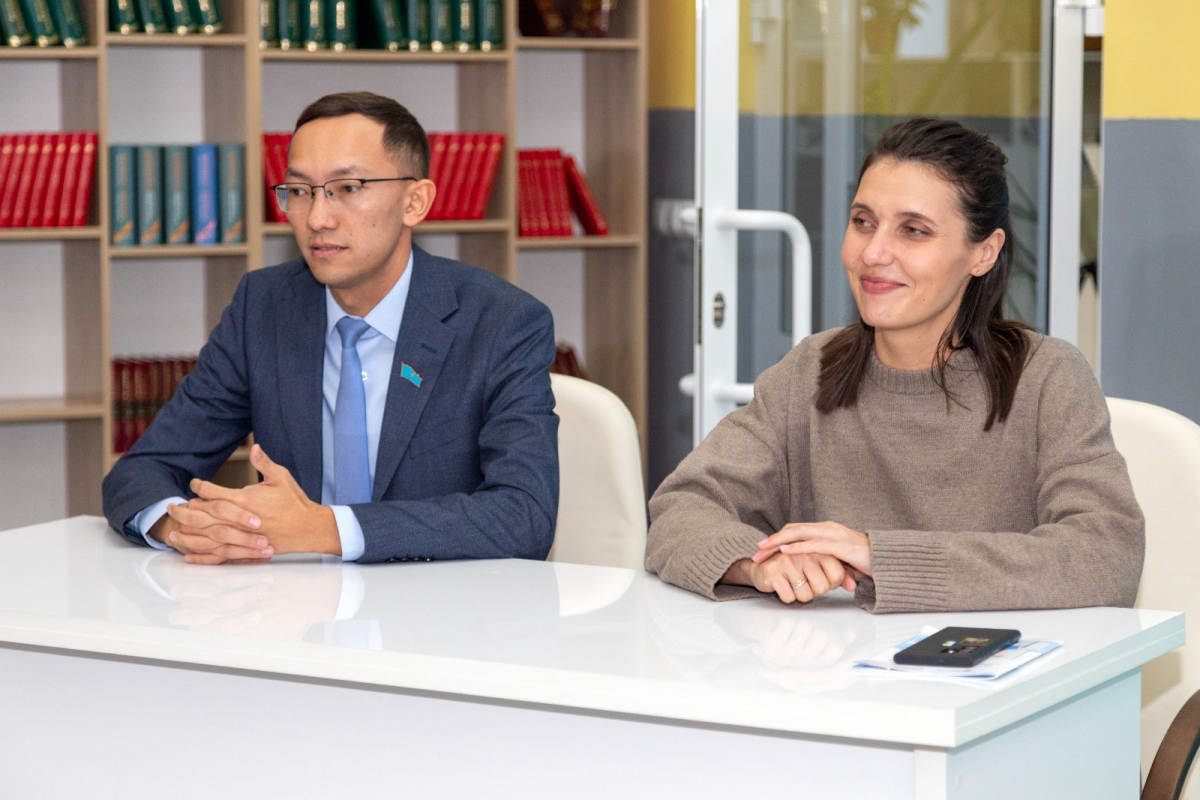 «Таза Қазақстан» бағдарламасы аясында «Жасыл толқын» ғылыми экологиялық клубының отырысы ШҚО-да өтті