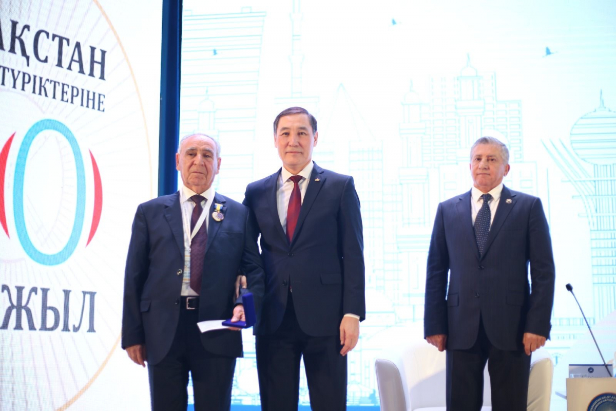 Сегодня в "Доме дружбы" города Шымкент состоялось торжественное мероприятие, посвященное 80-летию переселения турок-ахысов в Казахстан