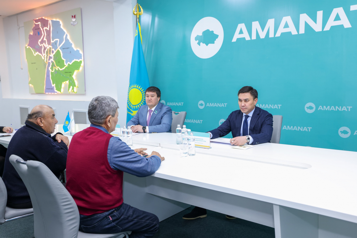 ҚАЛА ӘКІМІ ТҰРҒЫНДАРДЫ ҚАБЫЛДАДЫ