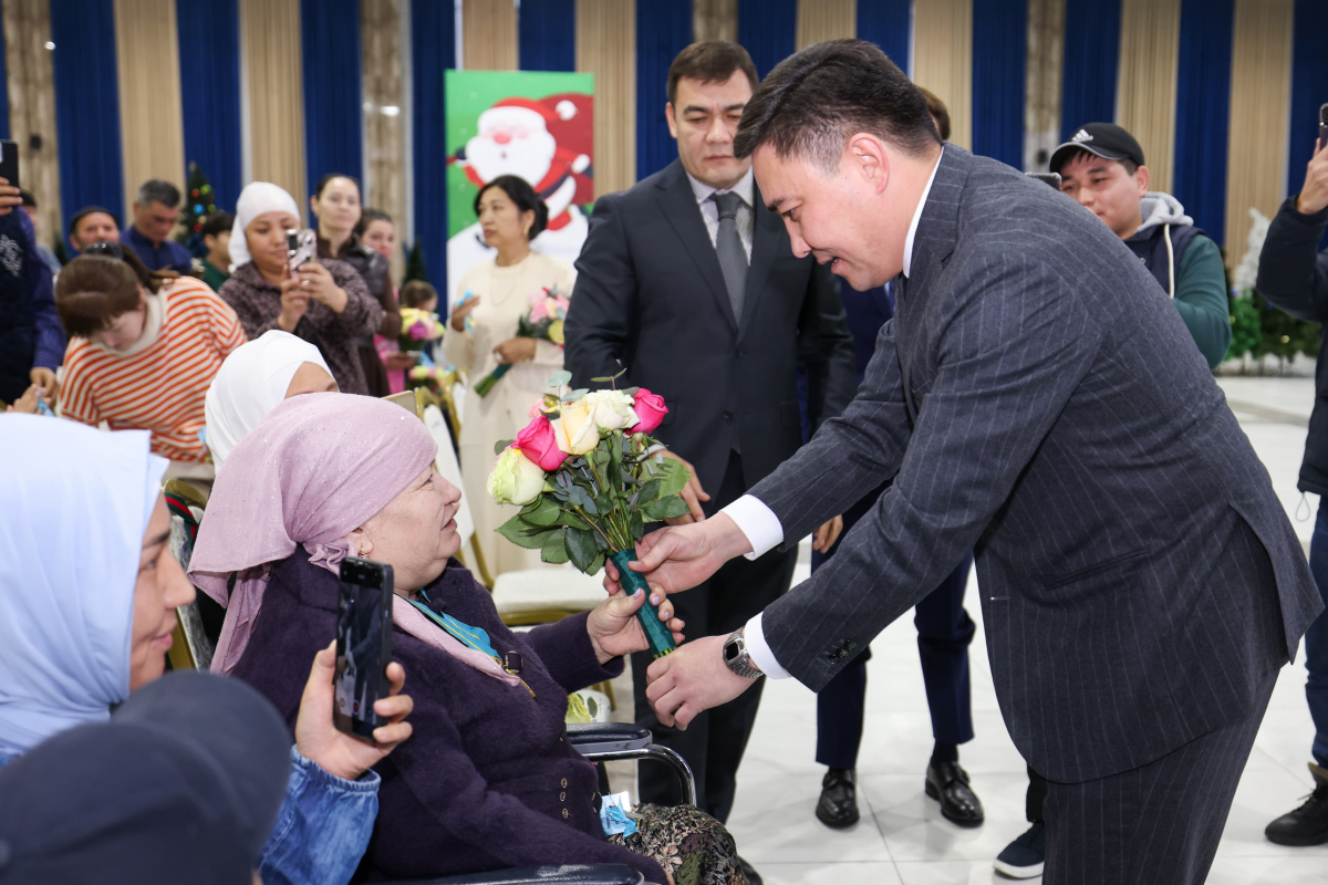 Шымкент қаласында Жаңа жыл мерекесі қарсаңында мемлекеттік бағдарлама аясында 183 отбасыға арендалық пәтерлердің кілті табысталып, қоныс тойы тойланды